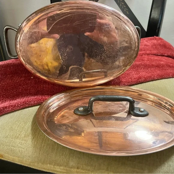 Vintage oval copper and stainless lidded casserole - Picture 3 of 4